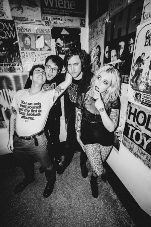 frankie_and_the_witch_fingers.jpg, 2025/01/29